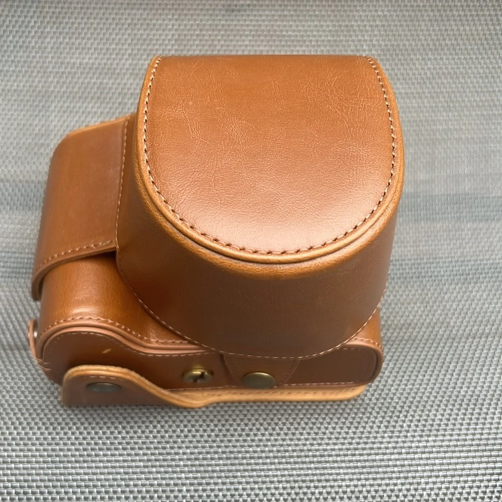 Mega Gear Genuine Leather Ever Ready Camera Case